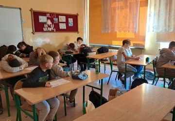 Lekcja z pedagogiem w klasie VI