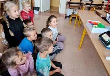 Zajęcia z robotem EMYS – nauka przez zabawę!