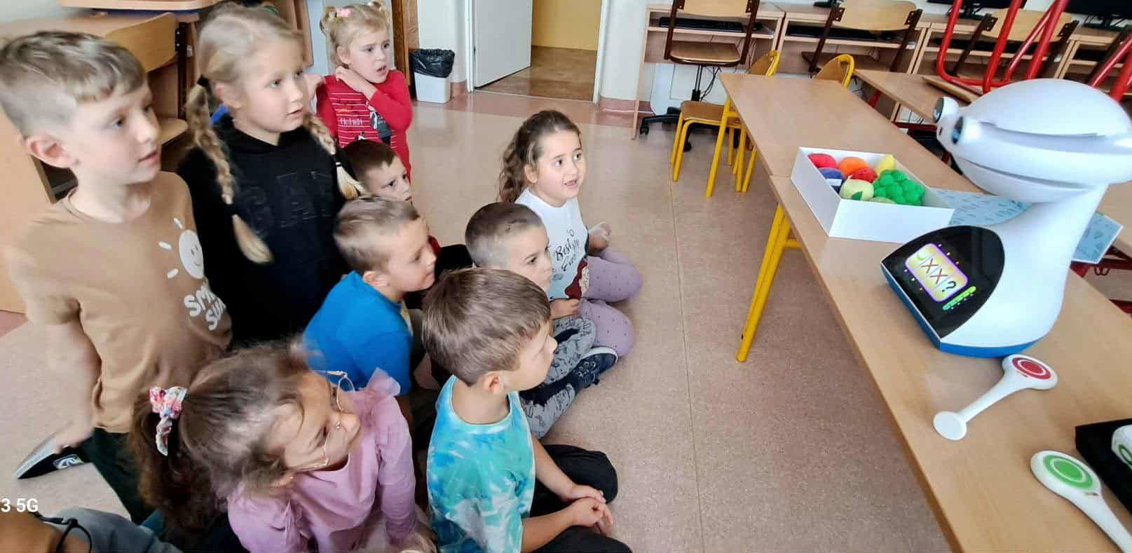 Zajęcia z robotem EMYS – nauka przez zabawę!