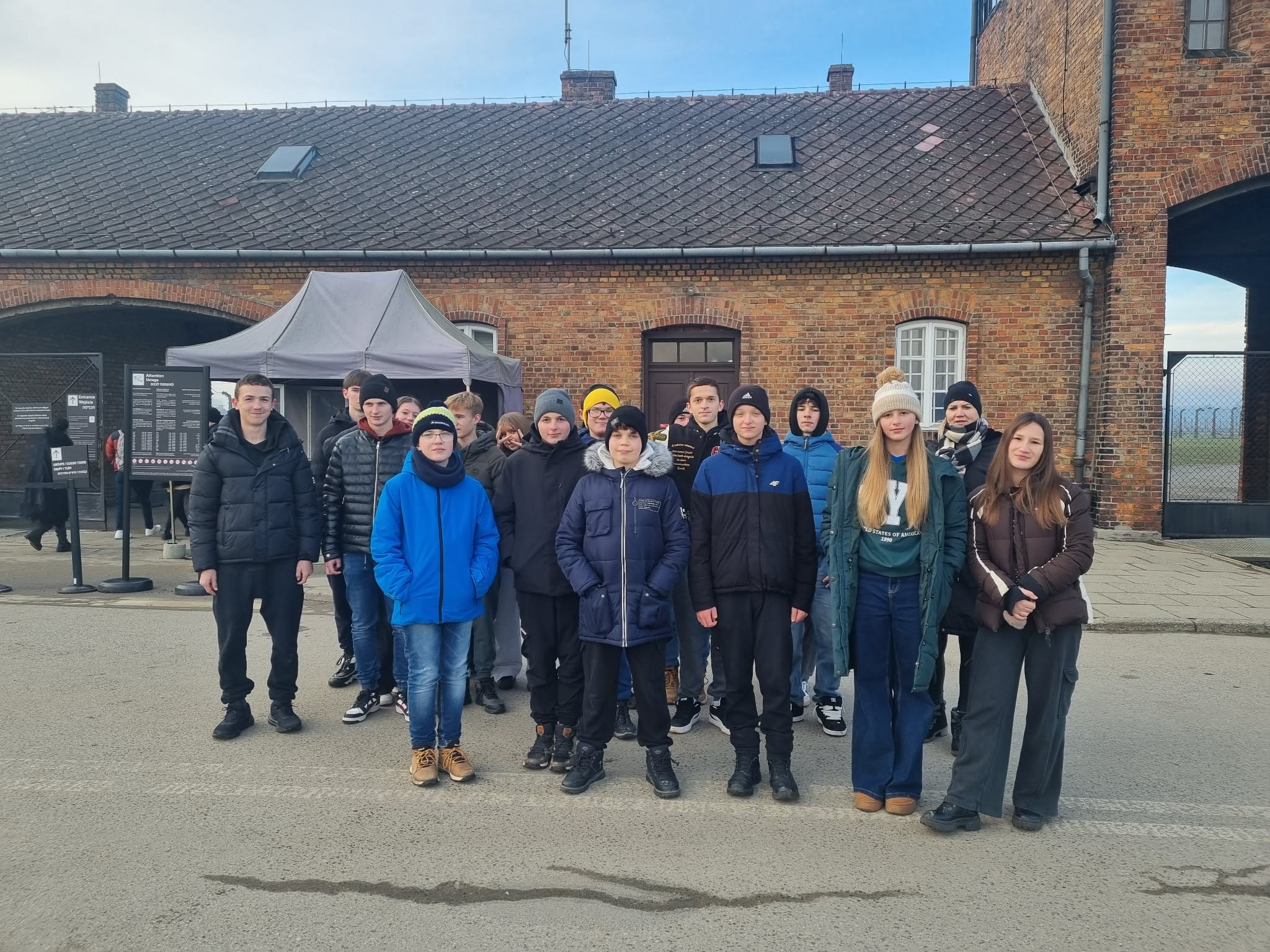 Wycieczka klas 7 i 8 do Oświęcimia oraz Wadowic